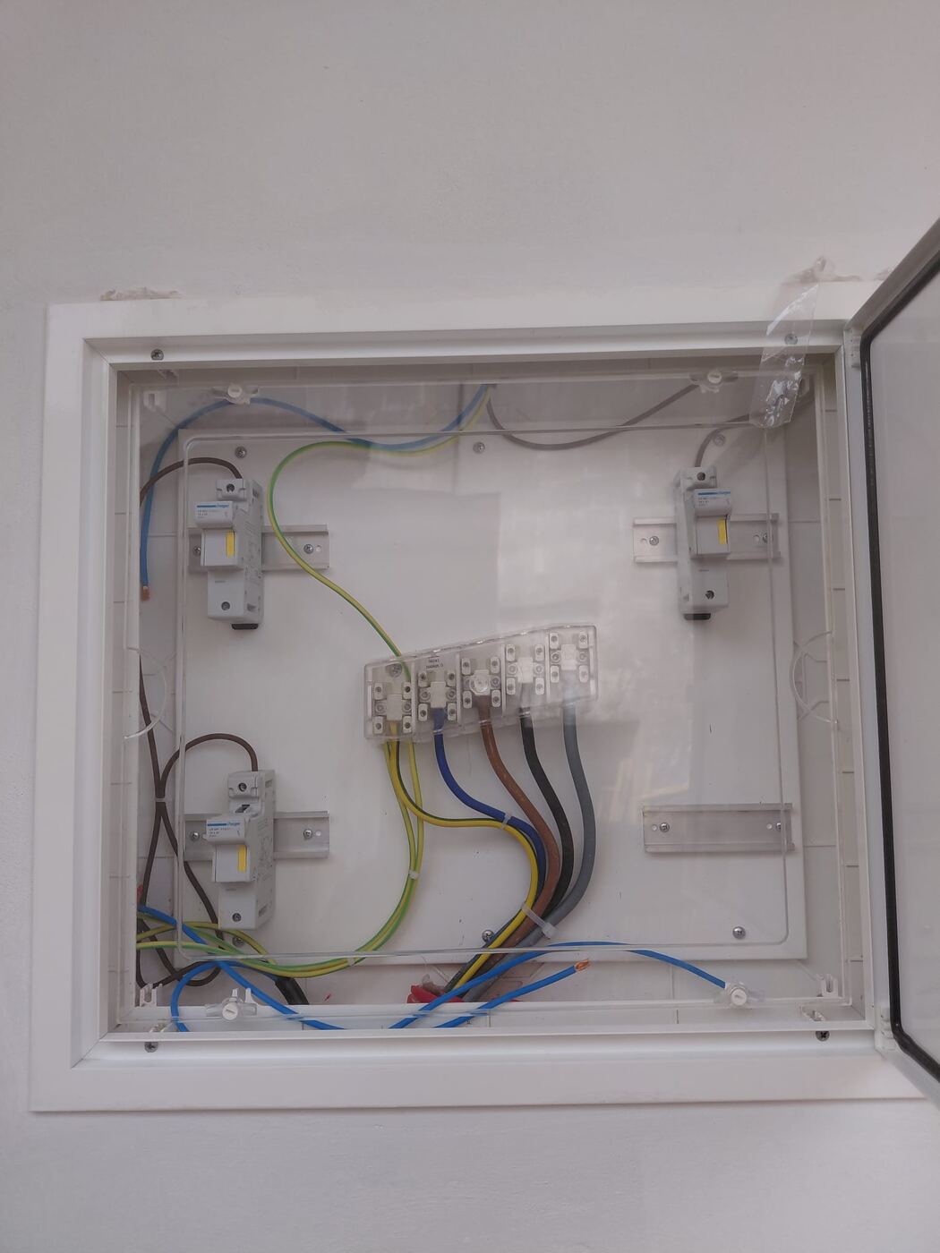 Quadro residencial em caixa estanque